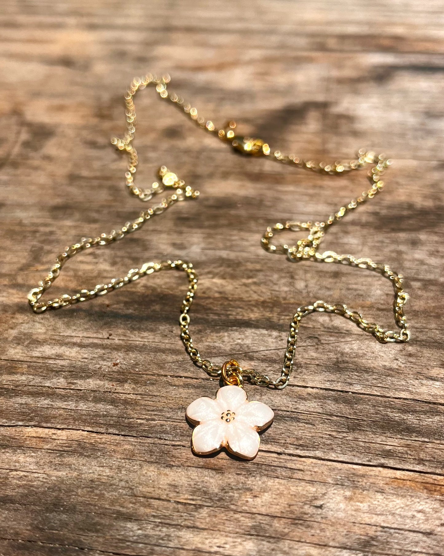 White hibiscus necklace