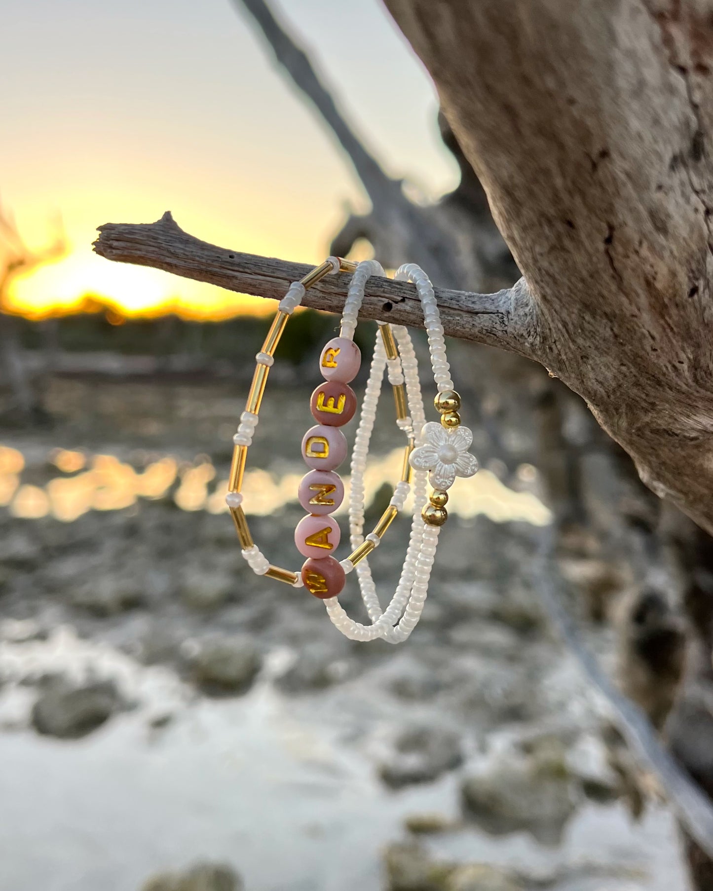 Wander The Coast Set